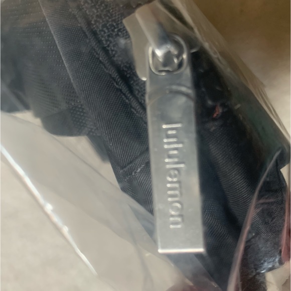 Lululemon Athletica Everywhere belt bag 1L, BLACK - Picture 8 of 13